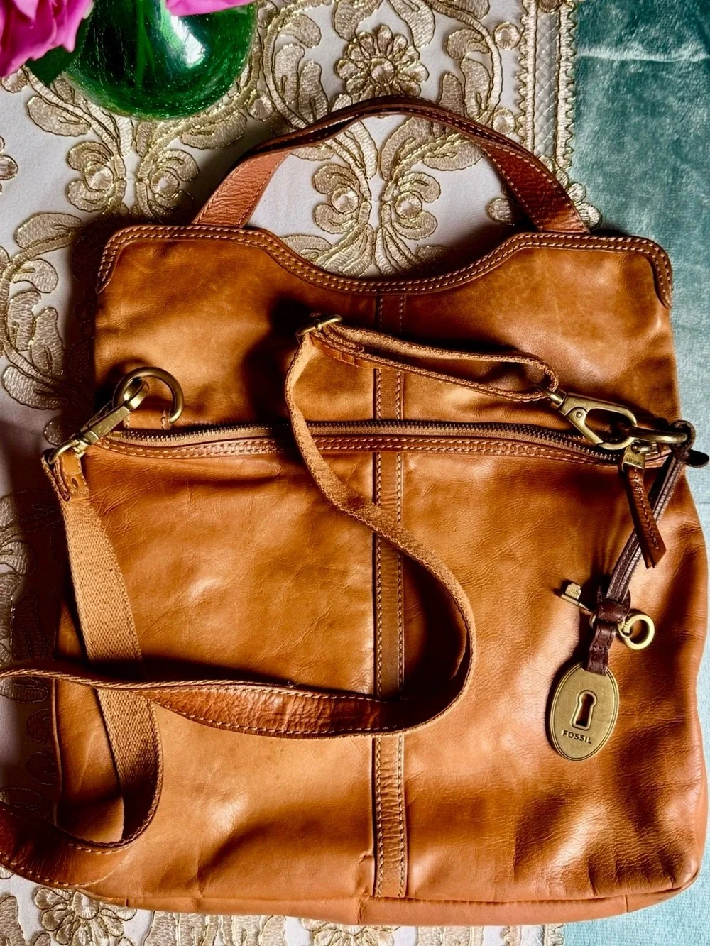 Fossil Erin Fold Over Leather Crossbody Tote Hobo Travel Bag - Picture 2 of 9